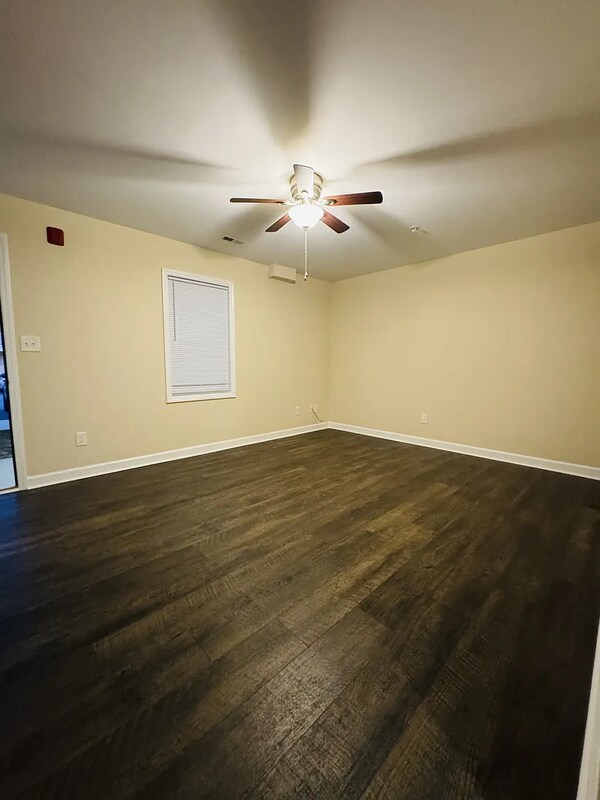 Foto del edificio - 1150 Cross Creek Cir