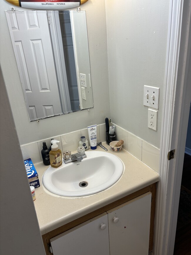 Bathroom - 1 Pine St