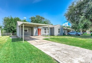 Building Photo - 1503 Acacia Dr