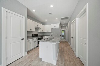 Building Photo - 4205 Elmwood St