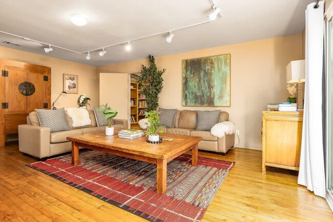 Building Photo - 5400 Carlsbad Blvd