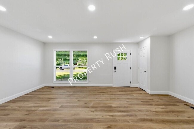 Building Photo - 6107 Vance Cir