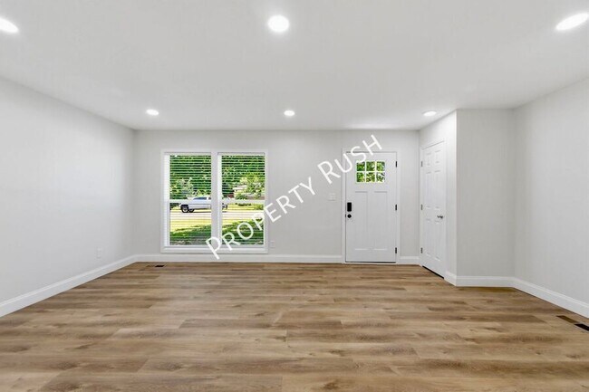 Foto del edificio - 6107 Vance Cir