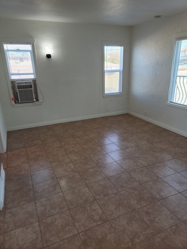 Building Photo - 5521 Hastings St