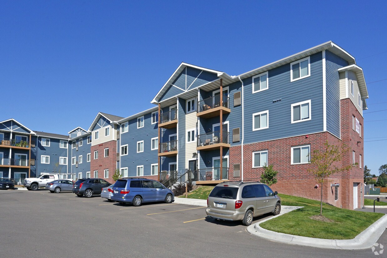 Emberwood Apartments in Blaine, MN