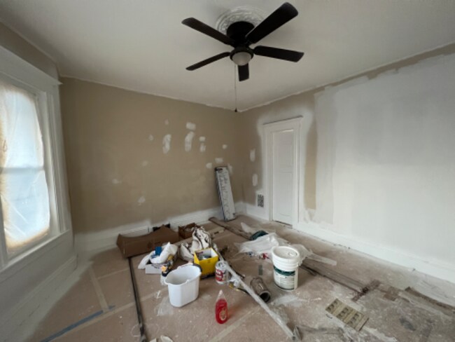 Building Photo - 644 Brooks St