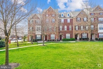 Building Photo - 43212 Wild River Square