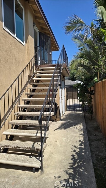 Building Photo - 309 E Cypress St