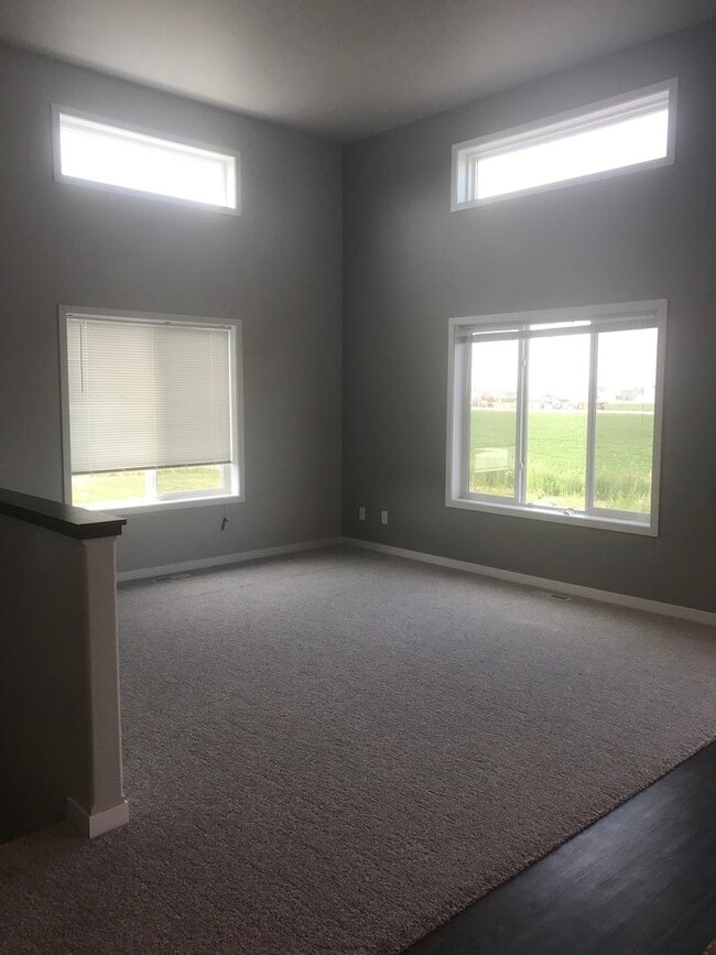 Foto del edificio - 3 Bed 3 Bath Single Family Home