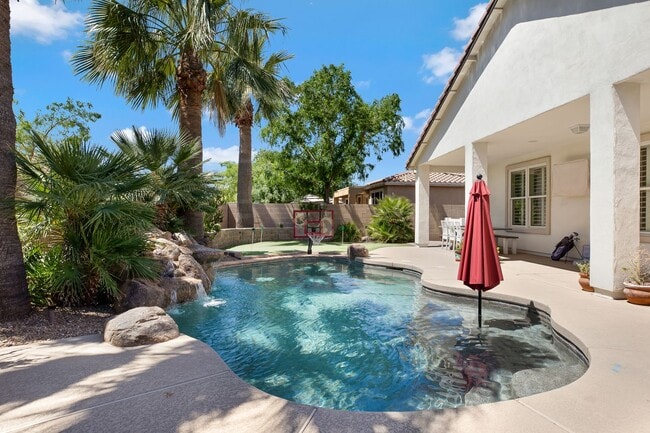 Charming Home with heated Pool & Spa! Amaz... - Charming Home with heated Pool & Spa! Amaz...