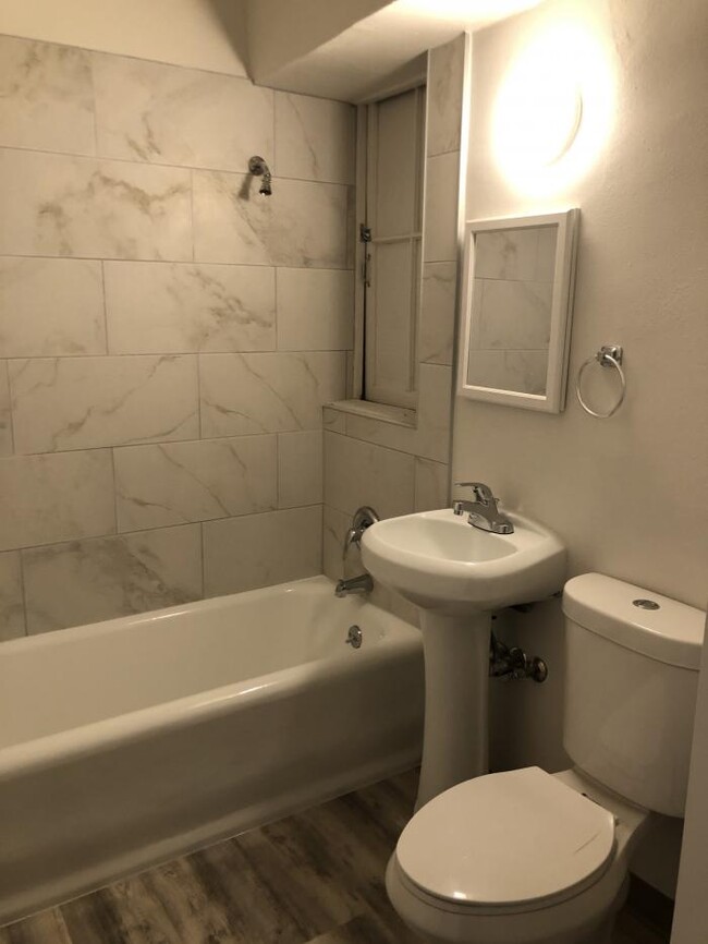 Building Photo - 1 bedroom in San Francisco CA 94109