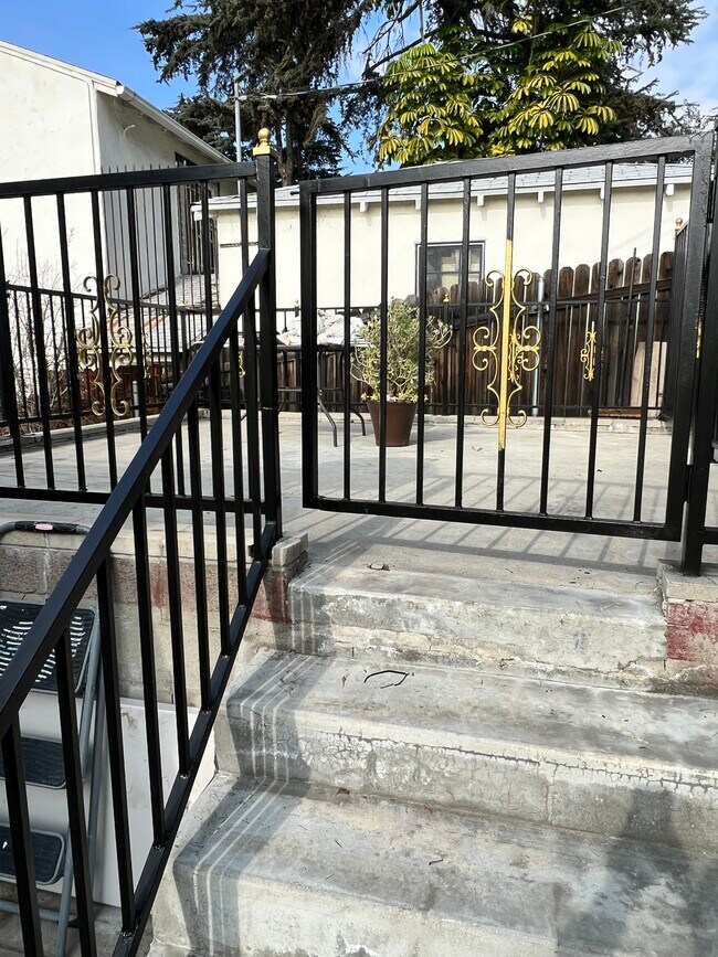 Building Photo - 1437 Plumas St