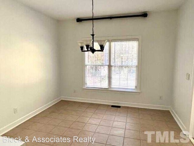 Building Photo - 3 br, 2.5 bath House - 220 Longwood Drive
