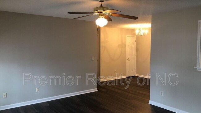 Building Photo - 2636 Guyer St