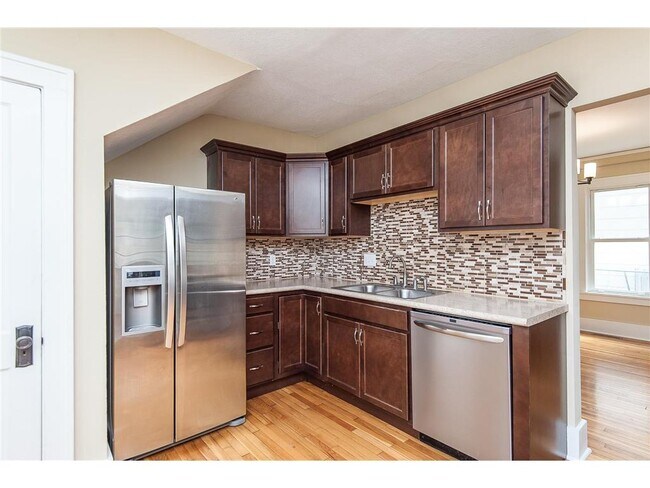 Foto del edificio - 1126 1st St NW