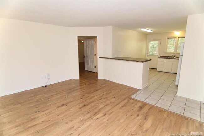 Foto del edificio - 6114 Deerwood Pl