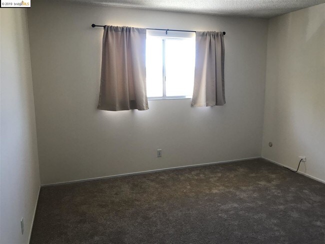 Building Photo - 2409 Peppertree Ct