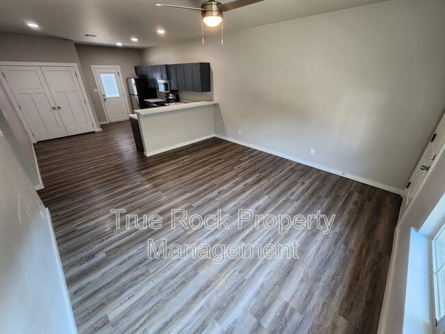 Building Photo - 417 E 13th St