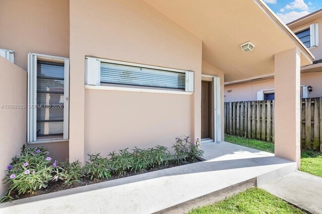 Photo - 2733 SW 31st Place Unit A Townhome