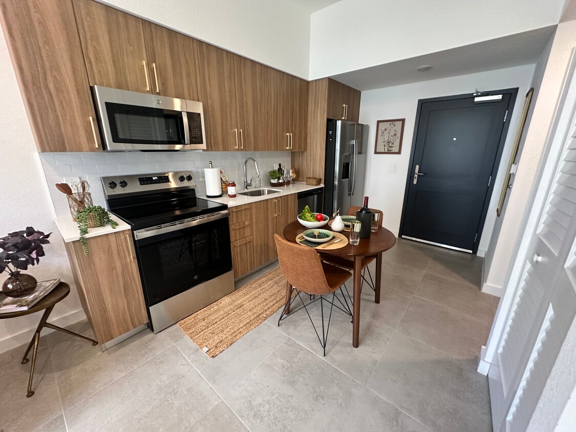 Photo - 1919 Washington St (Hollywood, FL)