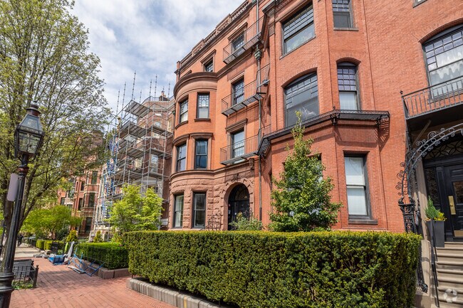 Exterior - 185 Marlborough St
