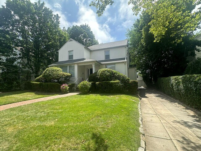 Foto del edificio - 373 Northfield Rd