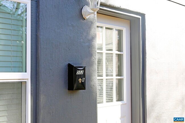 Foto del edificio - 502 Stonehenge Ave