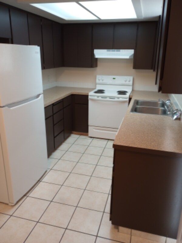 Foto del edificio - 703 N Tweedt St