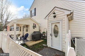 Building Photo - 43 N Hawthorne Rd