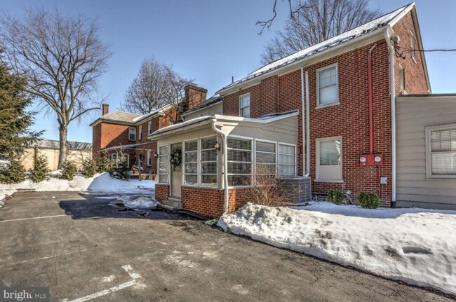Building Photo - 1 Mayfield Dr