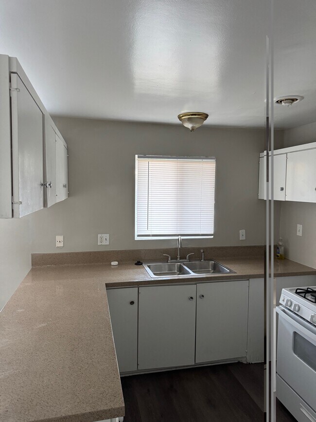 Foto del edificio - 1935 Linden W St