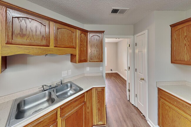 Foto del edificio - 1071 Red Fern Cir W