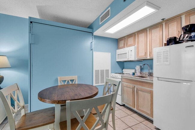 Building Photo - 1708 S Ocean Blvd