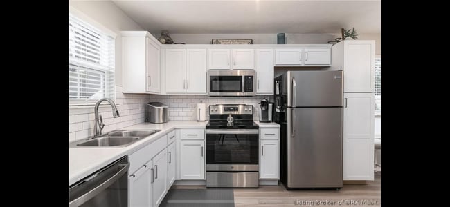 Building Photo - 2037 Aster Dr