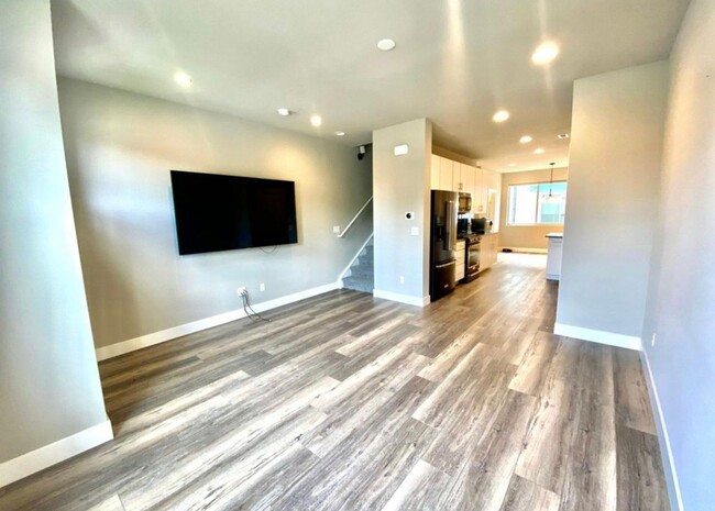 Foto del edificio - Sleek 3 Bedroom Townhome - Lincoln Park