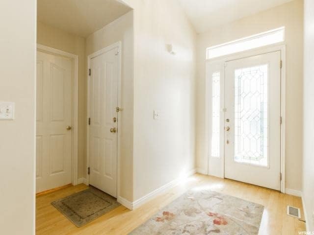 Building Photo - TAYLORSVILLE 7 BED 4 BATH