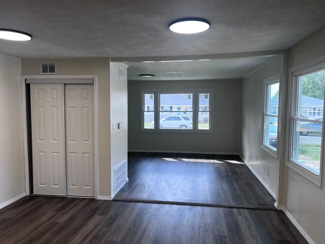 Building Photo - 5349 Pickford Dr