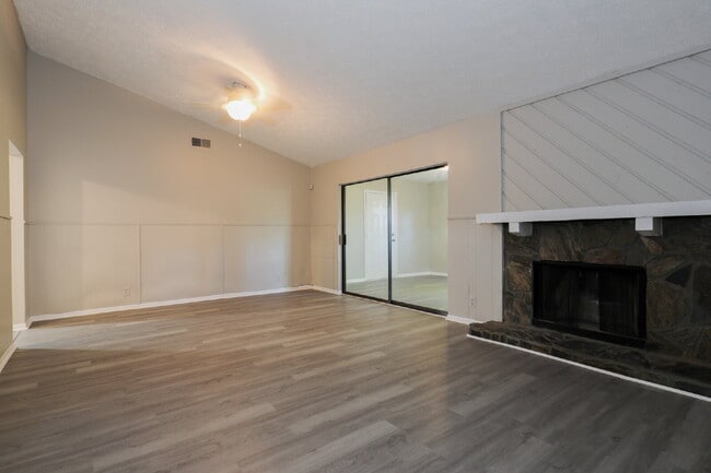 Building Photo - 3069 Caliente Ln
