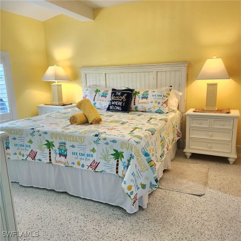 Foto principal - 9949 Birr St