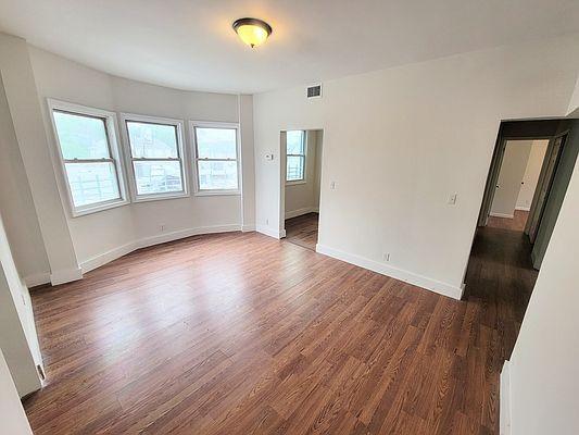 Foto del edificio - 6 bedroom in BRONX NY 10465