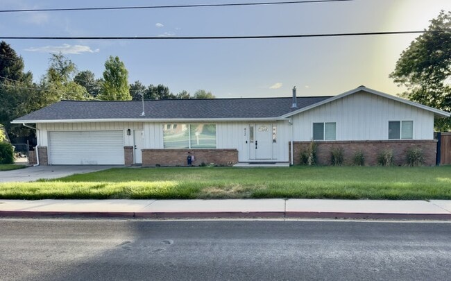 Building Photo - 412 S 800 W St