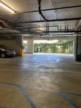 Building Photo - 959 S Ardmore Ave