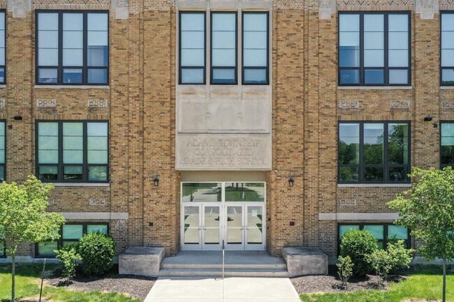 Building Photo - Blackhawk Commons