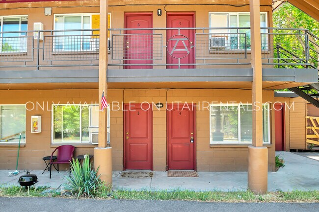 Building Photo - 241 N 8th W