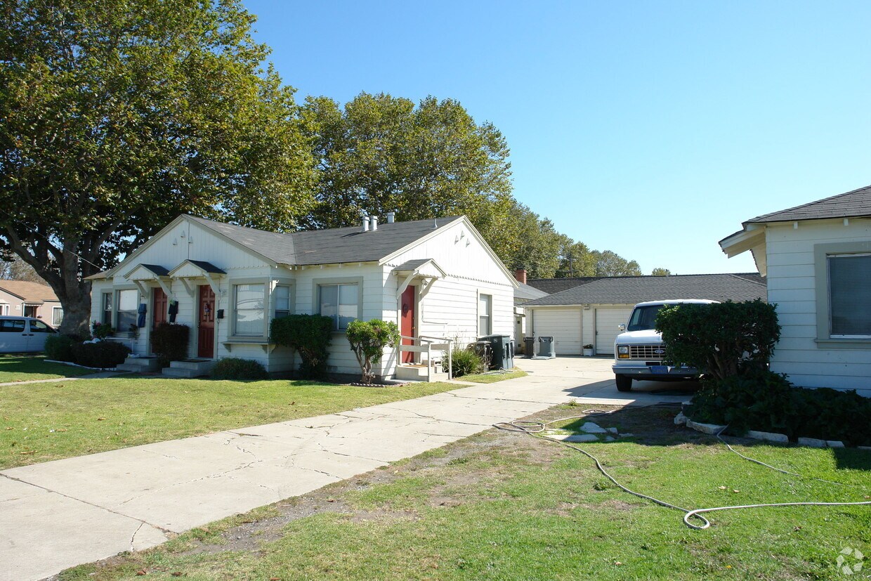 713 Iverson St, Salinas, CA 93901 Apartments in Salinas, CA