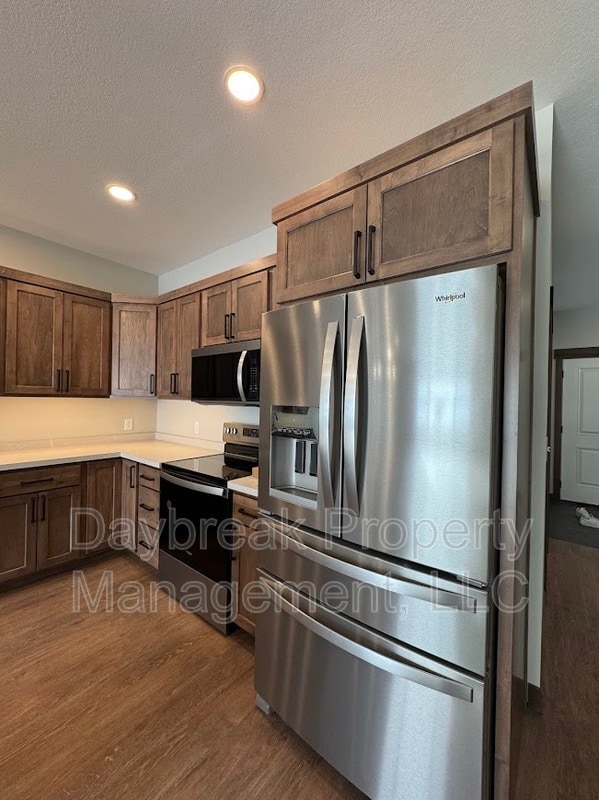 Foto del edificio - 628 Tree Farm Ln