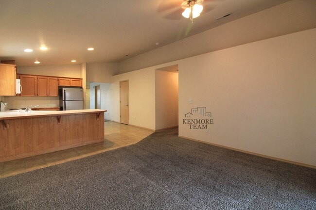Building Photo - 3 Bedroom, 2 Bath Home in West Pasco