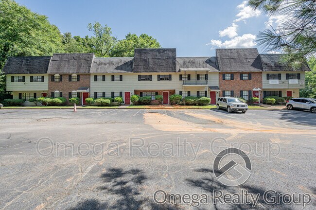 Building Photo - 1827 Carson Rd