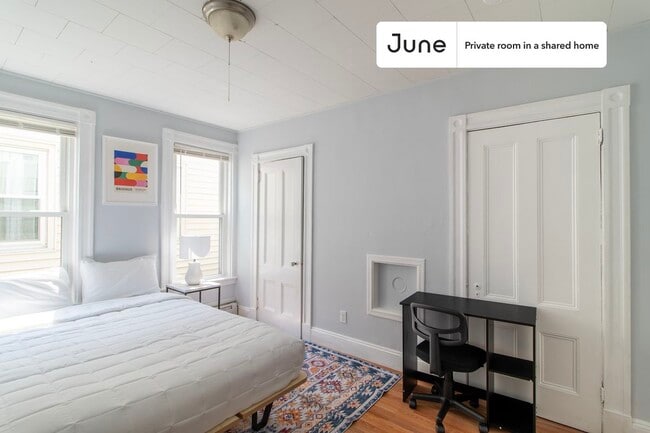 Foto del edificio - Room in Shared 3 bed/1 bath home