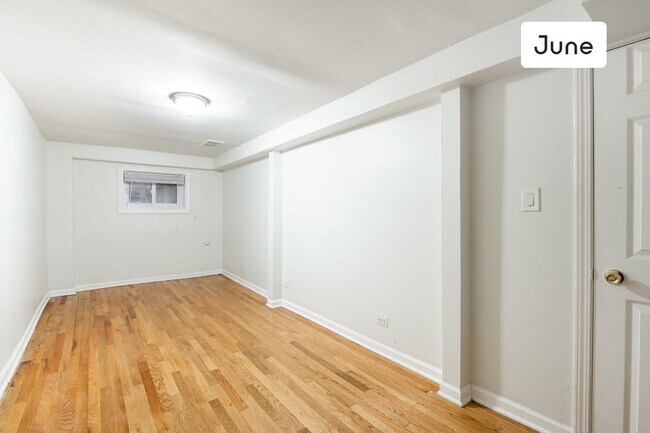 Building Photo - ROOM ONLY in 4-bed/2.0-bath Home